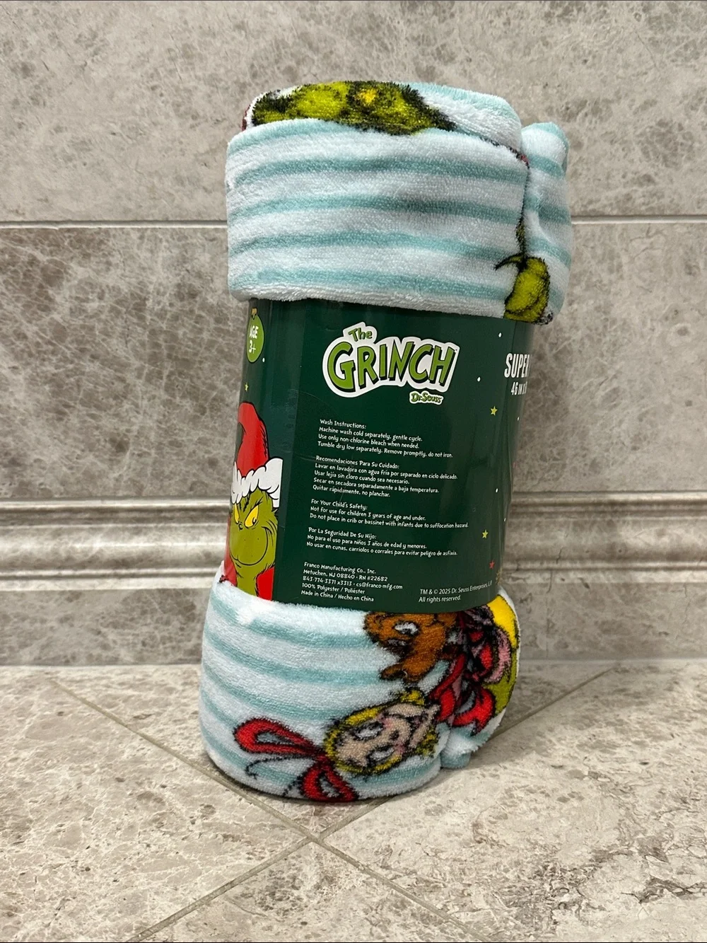 The Grinch Super Plush Throw Blanket NEW Dr Seuss Soft Warm 46” X 60”
